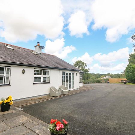 Bwthyn Clai Vila Llangefni Exterior foto