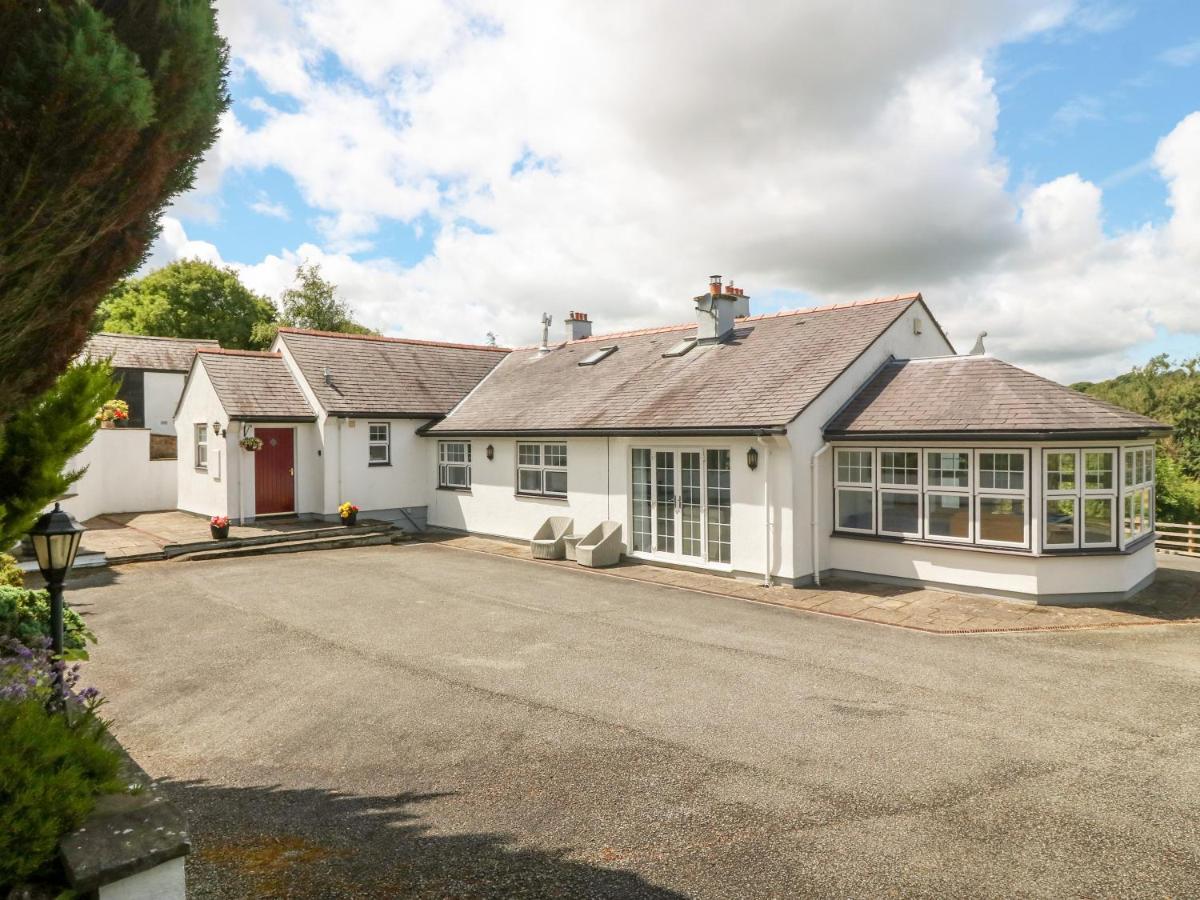 Bwthyn Clai Vila Llangefni Exterior foto