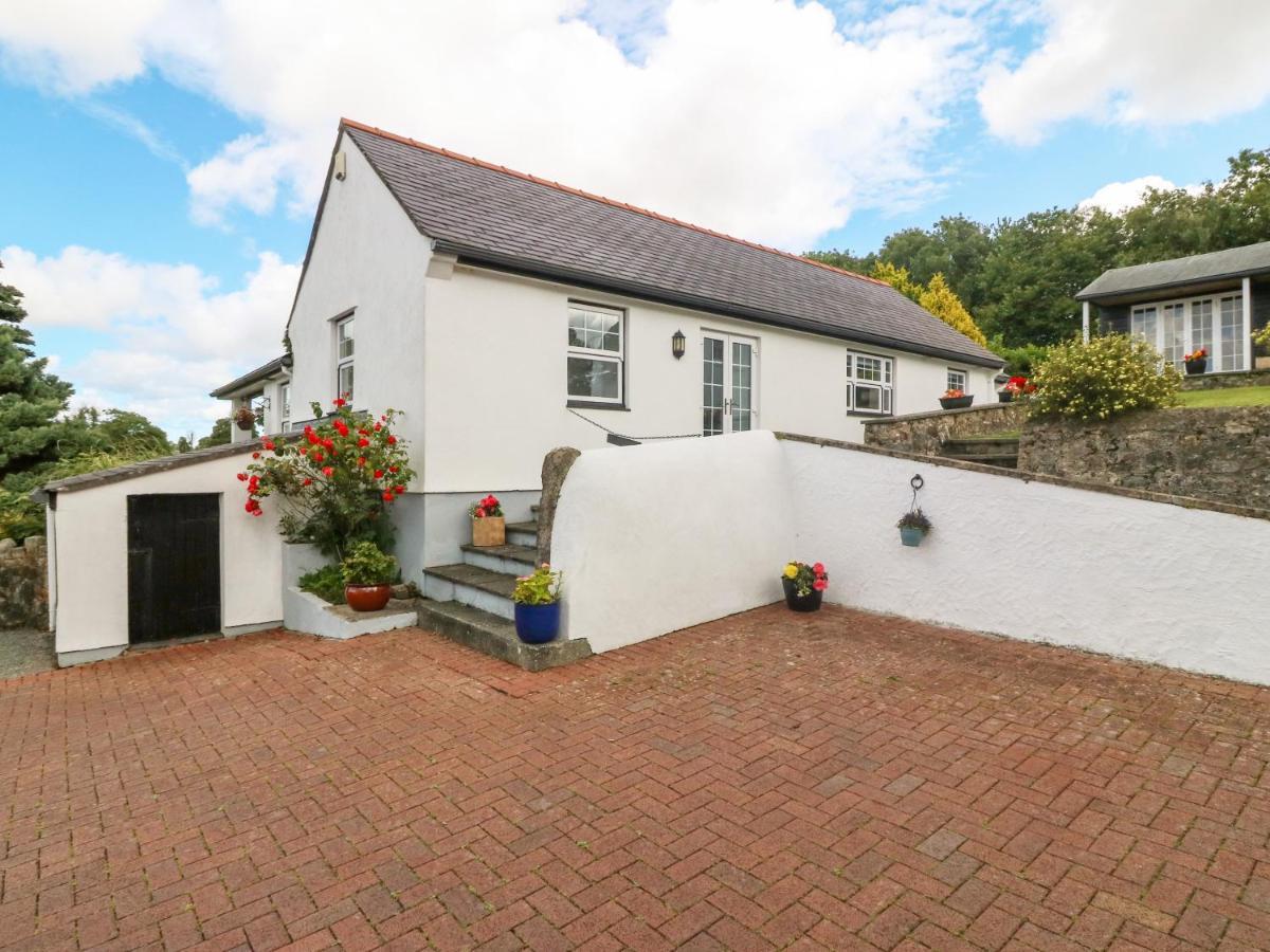 Bwthyn Clai Vila Llangefni Exterior foto