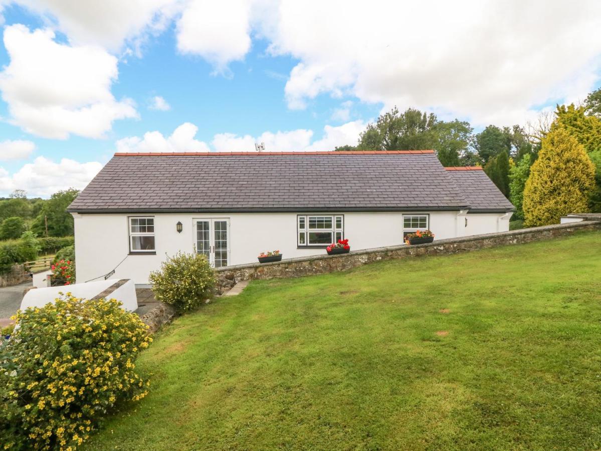 Bwthyn Clai Vila Llangefni Exterior foto